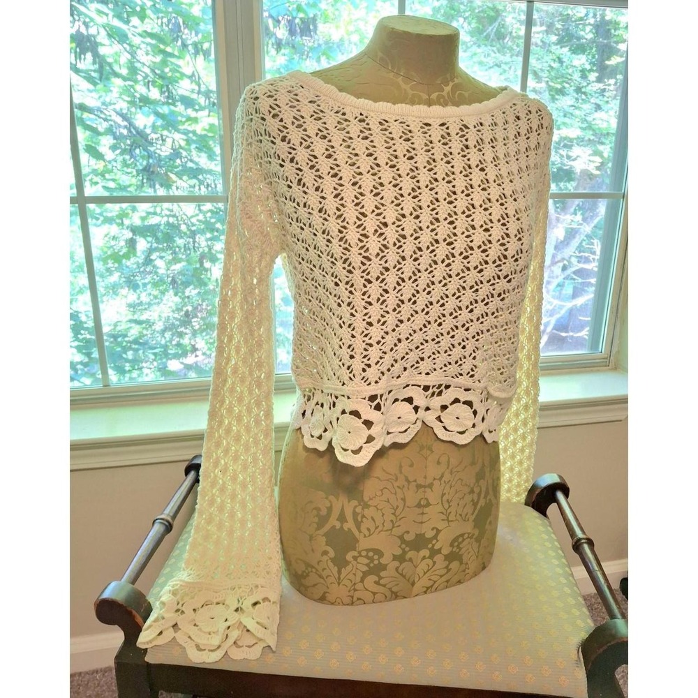 New with tags Ivory Crochet Knit Cropped Sweater Bell Sleeve by Wild Fable XS